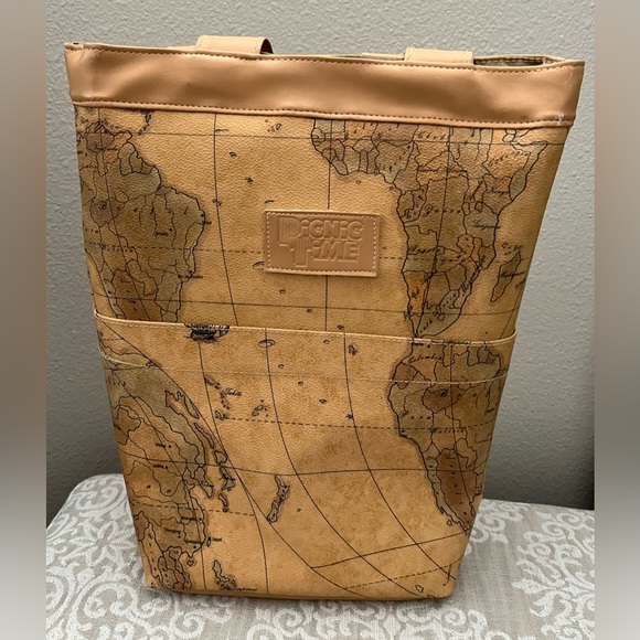 PicnicTime Handbags - PicnicTime Vintage Look World Map Wine Tote